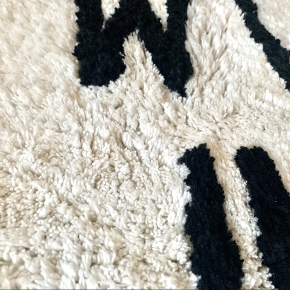 Rae Dunn I WOKE UP LIKE THIS Bath Mat Rug - Picture 2 of 7